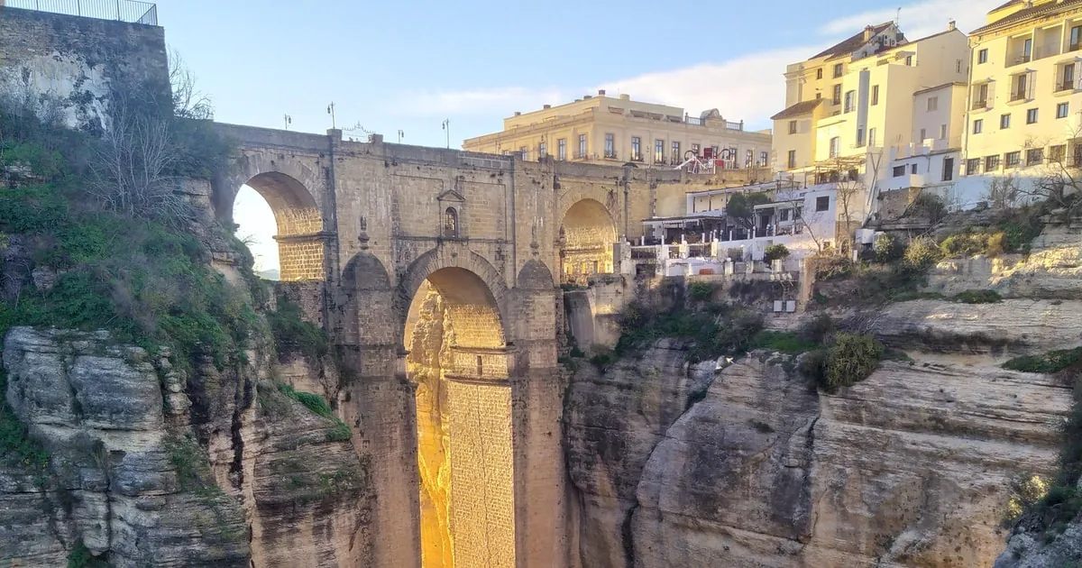 Ab Benalmádena: Setenil, Ronda & Live-Flamenco